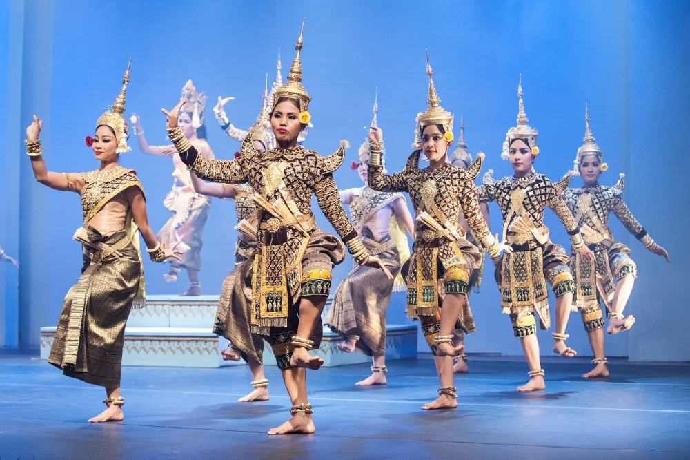 Un grupo de bailarinas Apsara