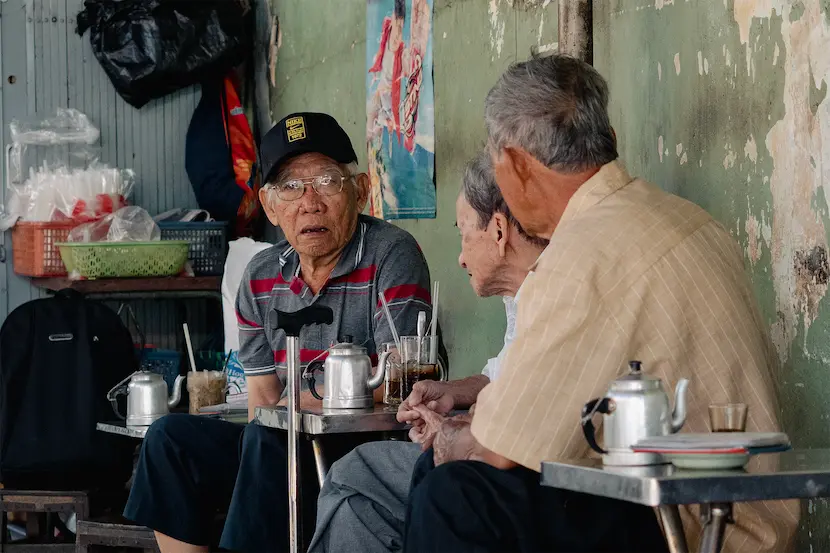 les hanoiens deguster le cafe