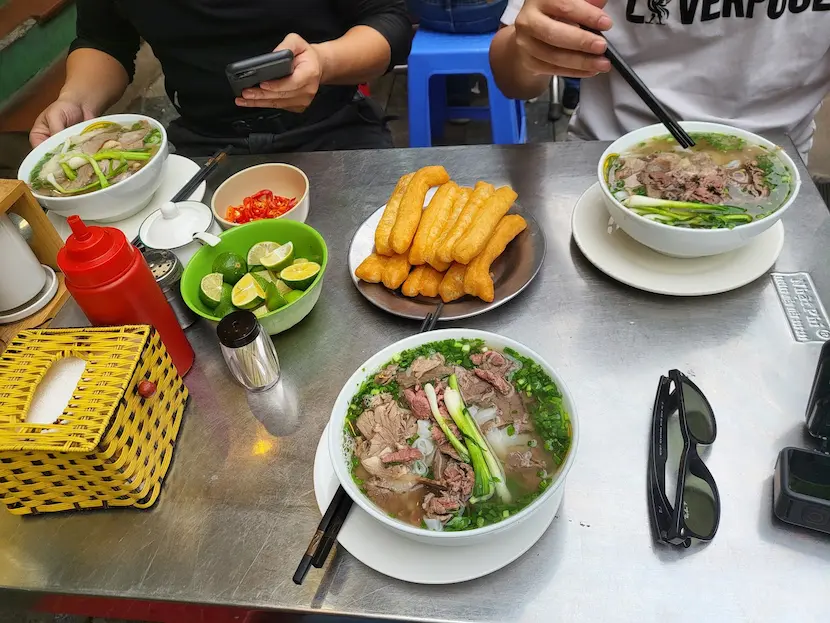 best pho in hanoi manh cuong hang muoi