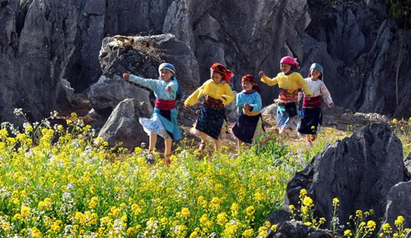 children in ha giang karst plateau