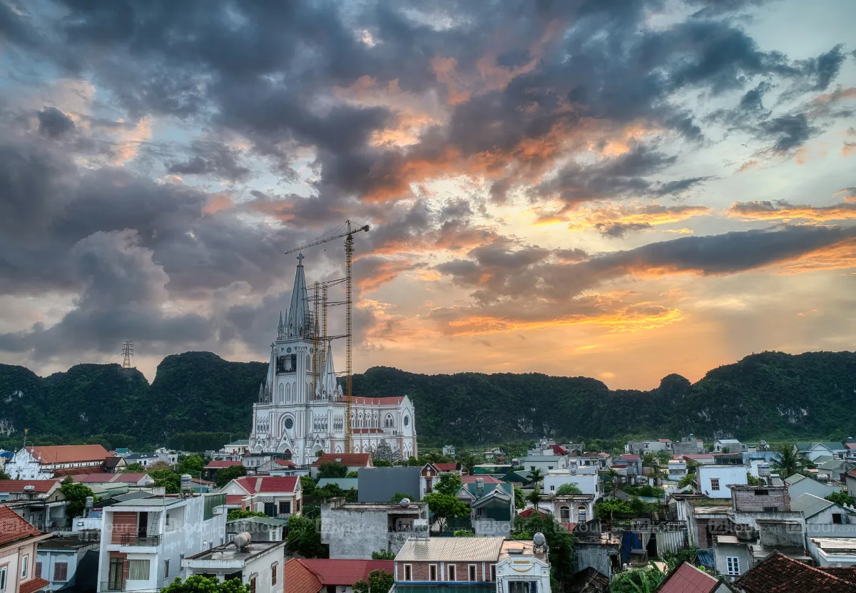 eglise de lang van ninh binh