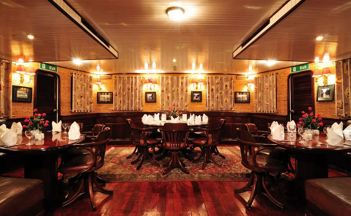 Emeraude Classic Cruise restaurant