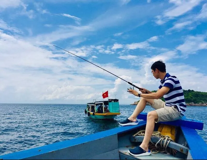 Pescare con i pescatori sull'isola di Cu Lao Cham