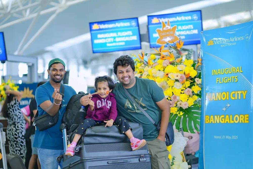 lovely travellers from india