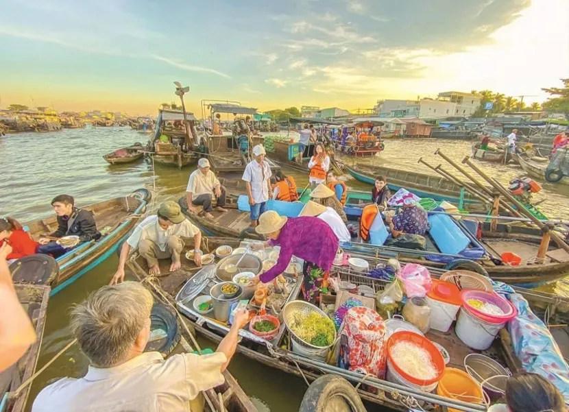 mekong delta tour floating market