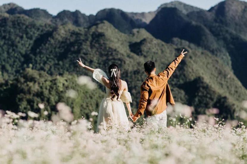 fotografare di coppia montagna viaggio di miele vietnam