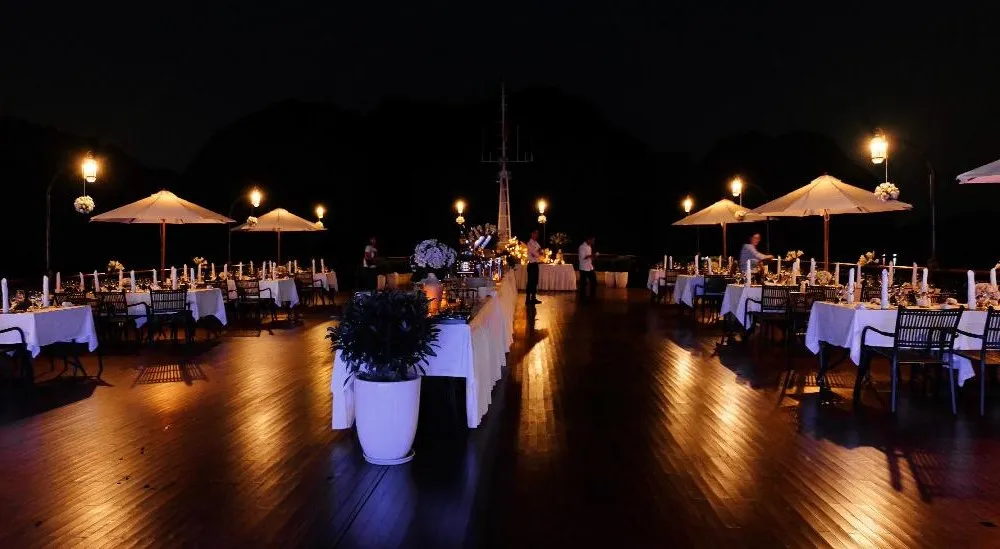 place to visit new year holiday halong bay