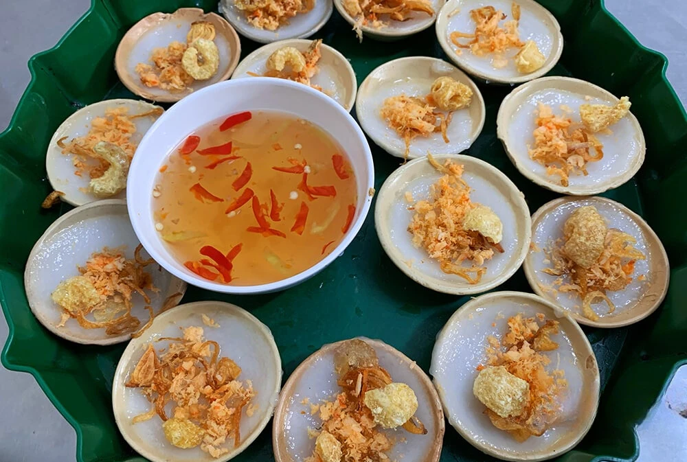 B&aacute;nh b&egrave;o, petites galettes de riz typiques de Hu&eacute;