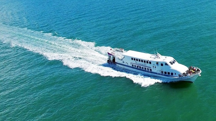 From Hai Phong to Halong Bay high-speed boat