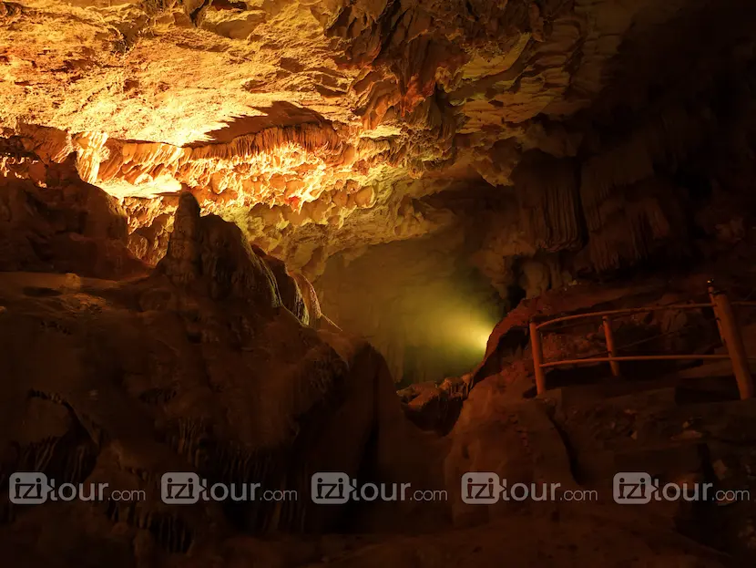 stalactites in Hua Ma cave