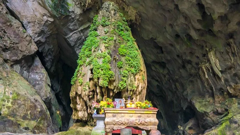 grotta huong tich pagoda dei profumi