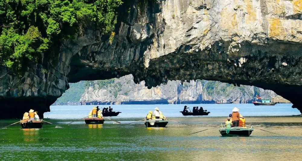 grotte de luion, baie d'halong