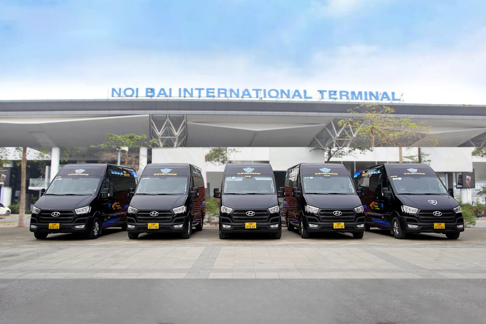 Private transfer with driver to Hanoi International Airport