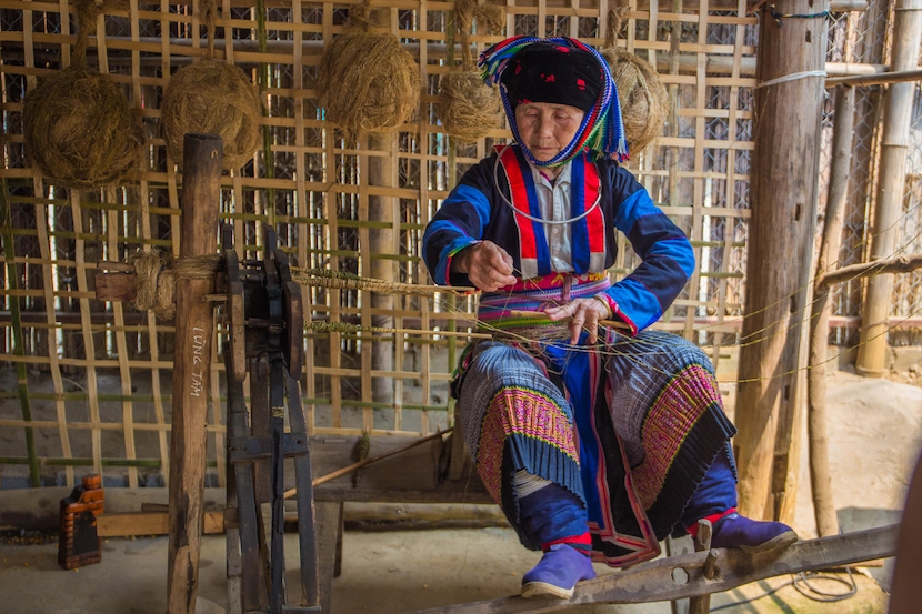 Village de Lung Tam dans la boucle de Ha Giang, un village célèbre pour son tissage traditionnel et ses produits artisanaux