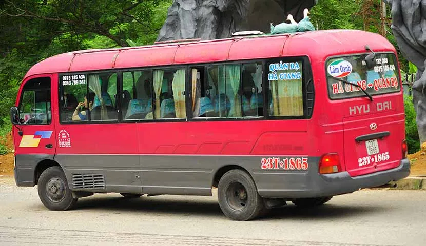 ha giang a dong van in autobus locale