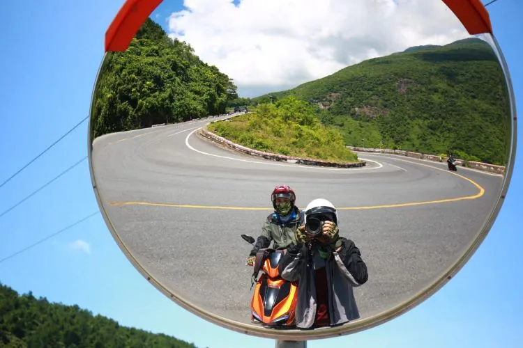 hai van pass vietnam by motorbike