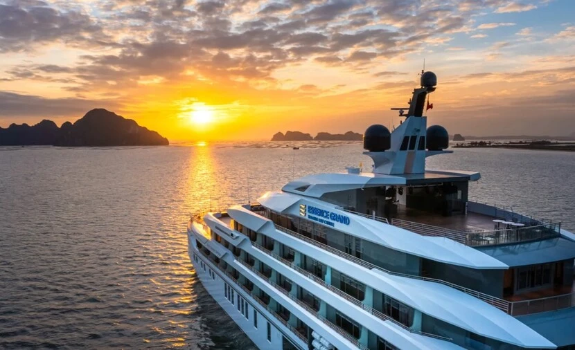 grand pioneers luxurious cruise halong bay