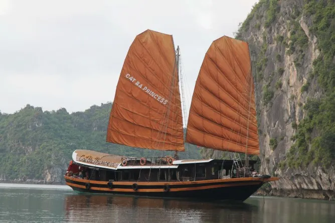 halong bay private cruise cat ba prince
