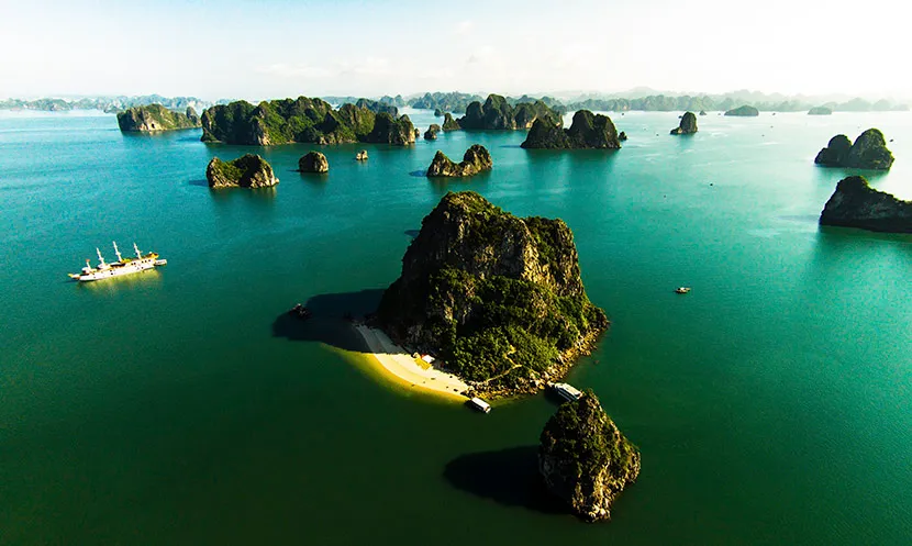 halong bay tour in summer