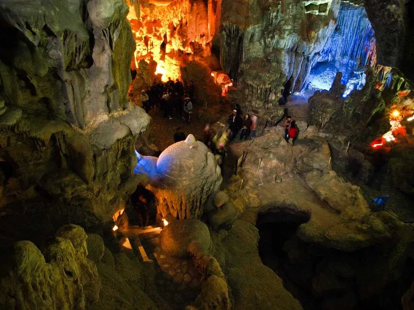 baia halong crociere itinerari attivita visita grotta thien cung