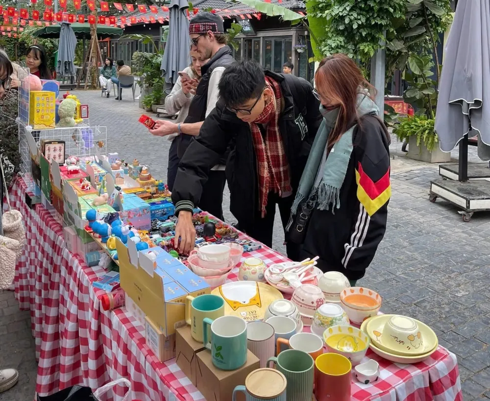 flea weekend market west lake