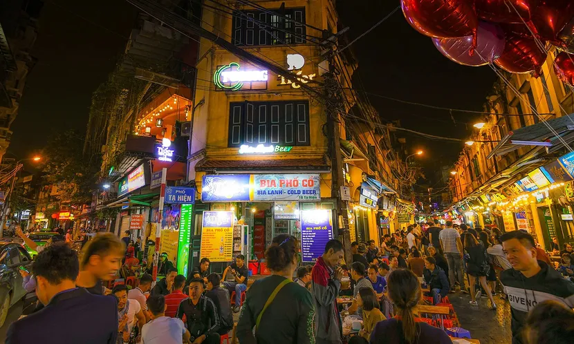hanoi old quarter nightlife