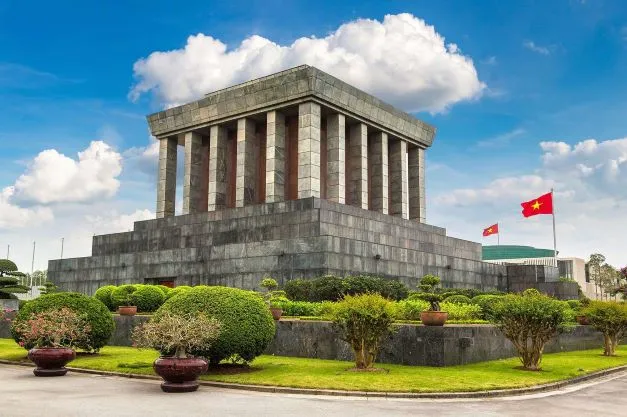 Tourist attractions in Hanoi Ho Chi Minh Mausoleum complex