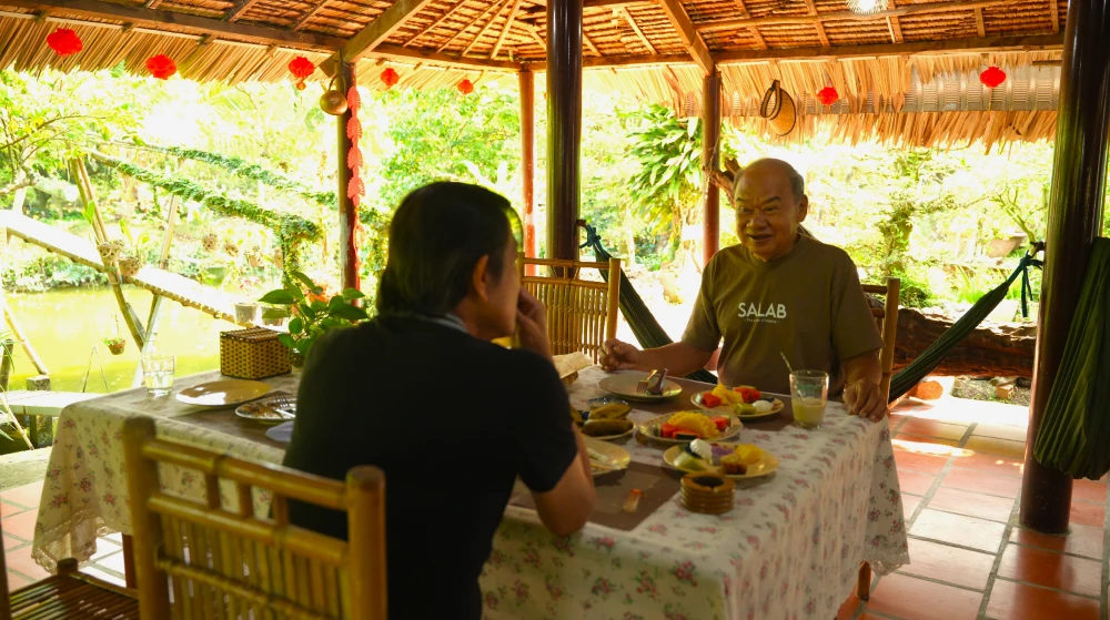 the hospitality of people in mekong homestay