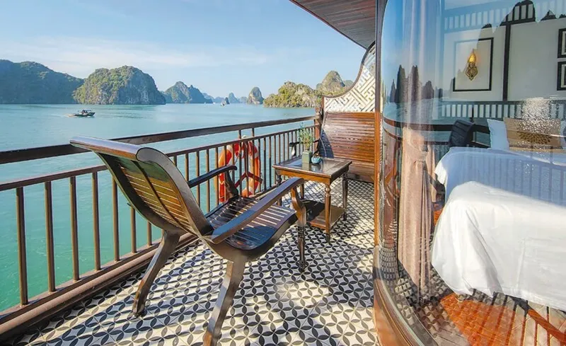 cabin cruise halong bay balcony