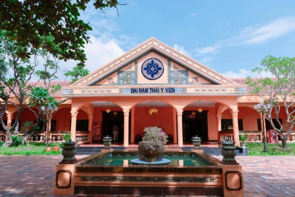 4 star accommodation in hue