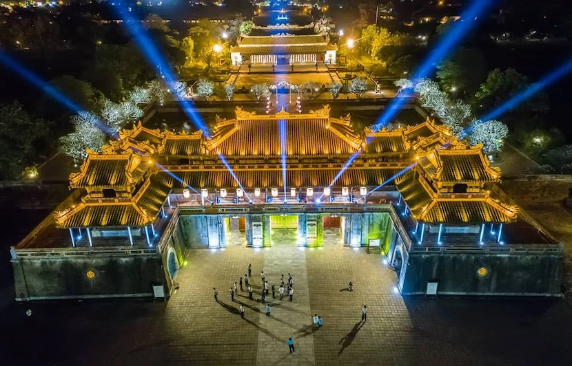 hue imperial city at night