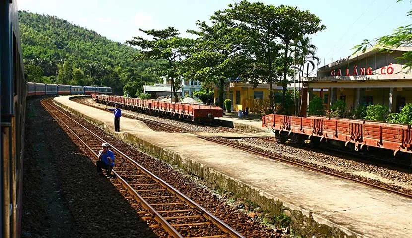 hue-a-danang-en-train