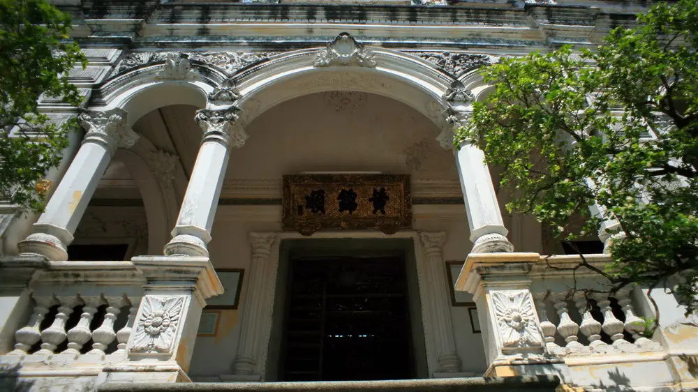 porta dell'antica casa di huynh thuy le