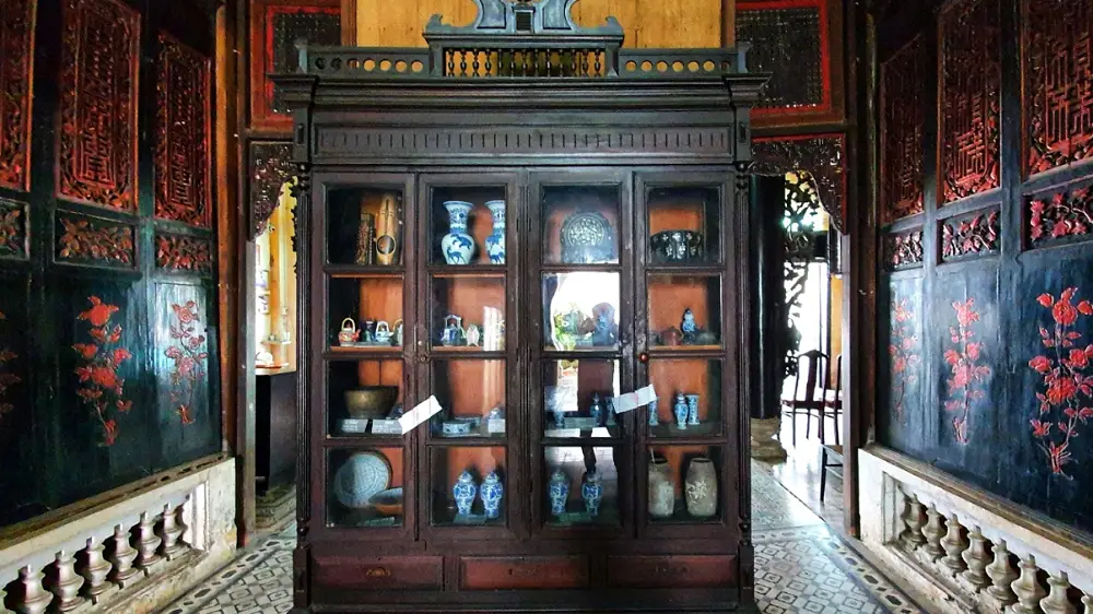 arredamento della casa antica di huynh thuy le