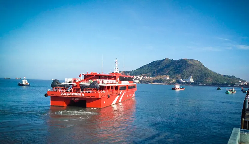 transportation in vietnam hydrofoil to con dao island