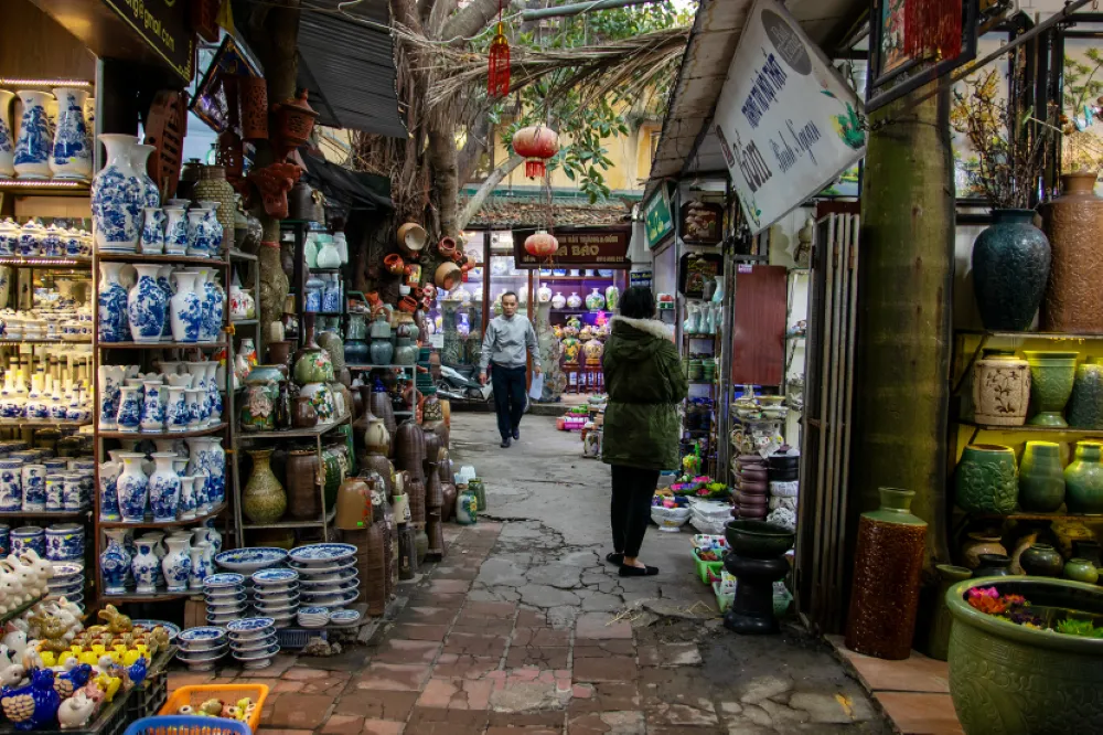 Mercado de cer&aacute;mica de Bat Trang
