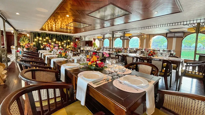 Indochine Cruise restaurant 2