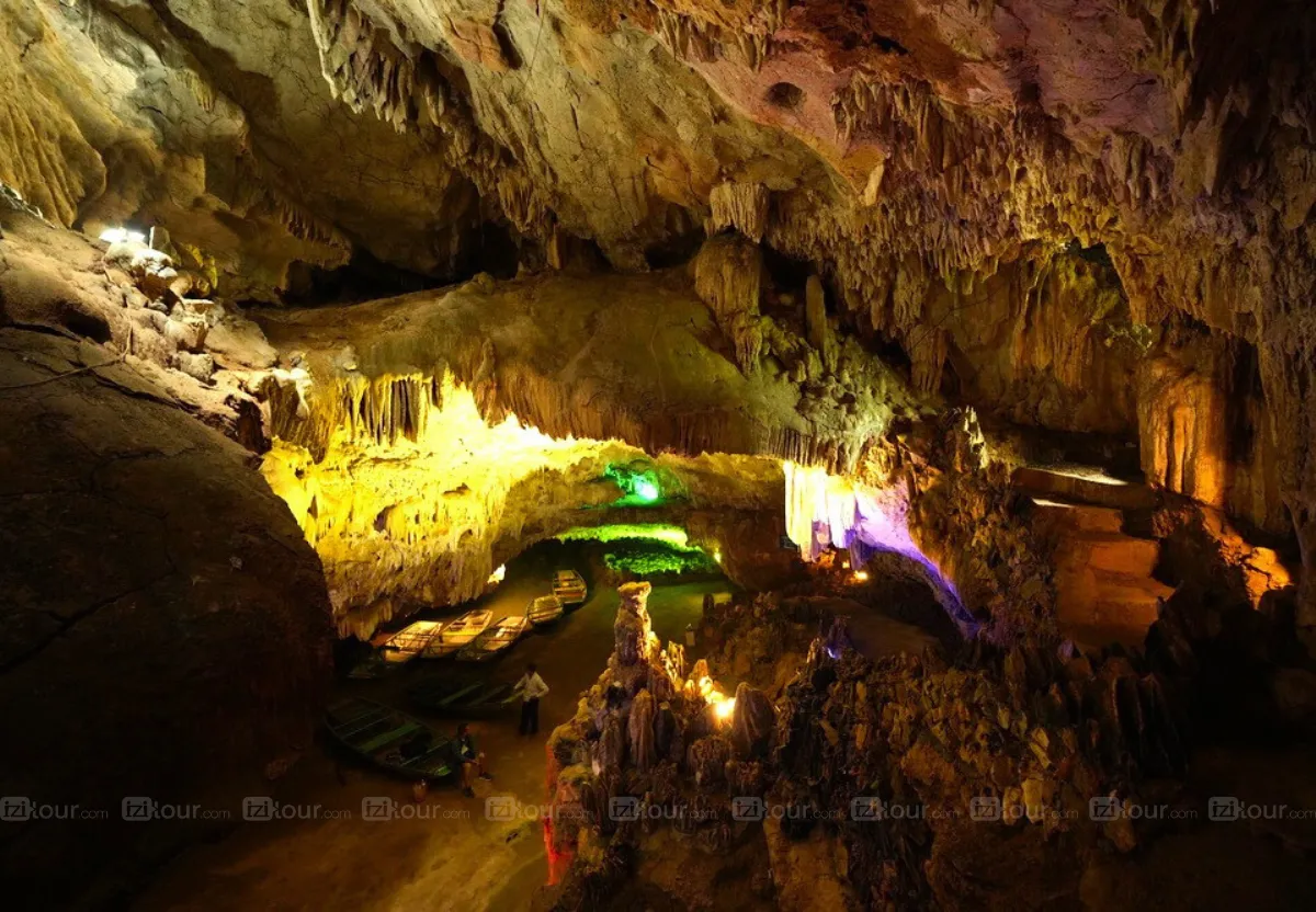 interieur de la grotte inondee - thien ha