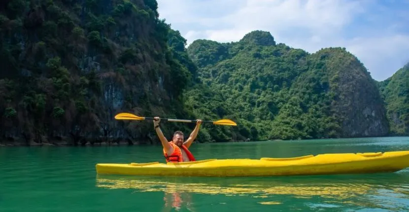ba be lake place for kayaking in vietnam