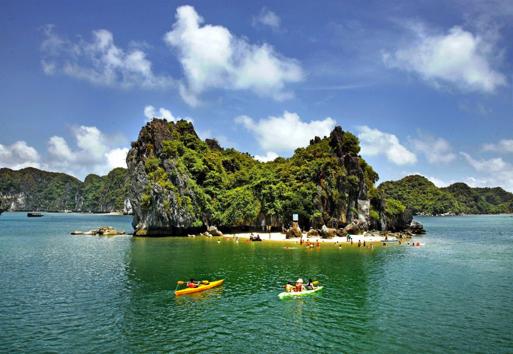Limestone karst islands in lan ha Bay