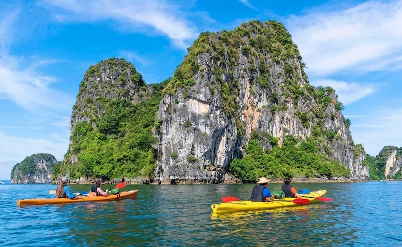 kayak en baie dhalong 2