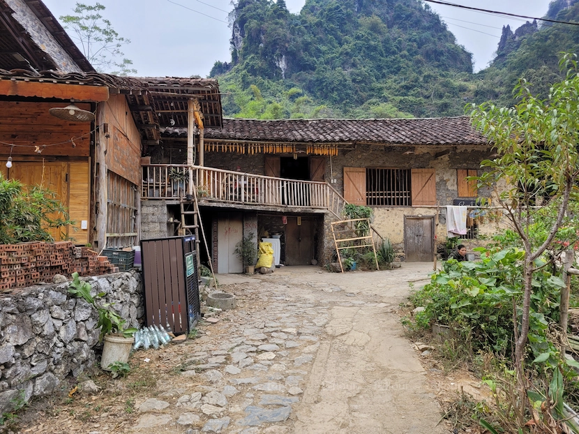 stone roof of khuoi ky's house