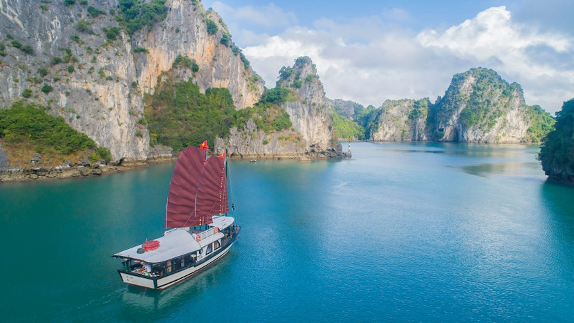 halong bay private cruise l amour junk