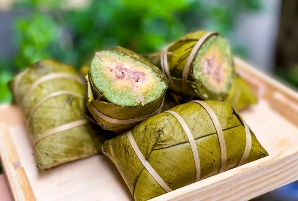 Der Bánh chưng gù