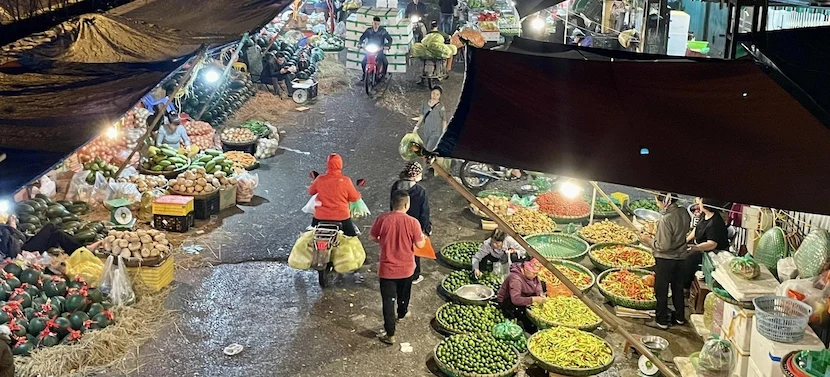 market hanoi long bien