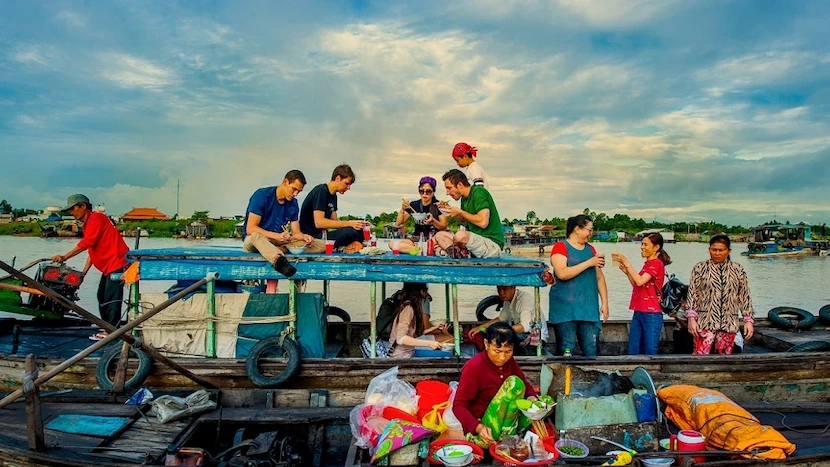 marché flottant long xuyen an giang