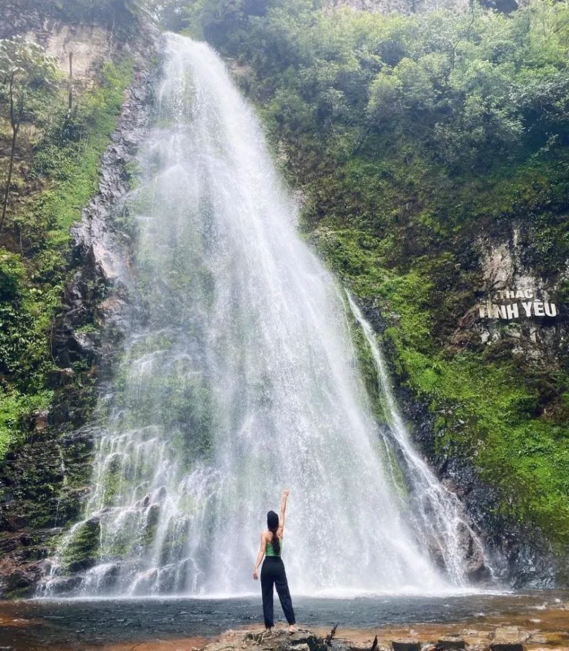 love waterfall in sapa