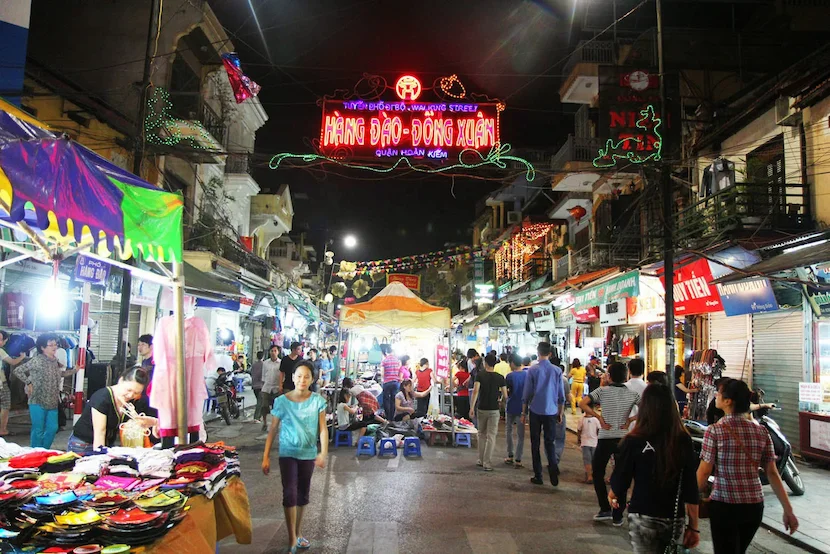 marché de dong xuan le soir