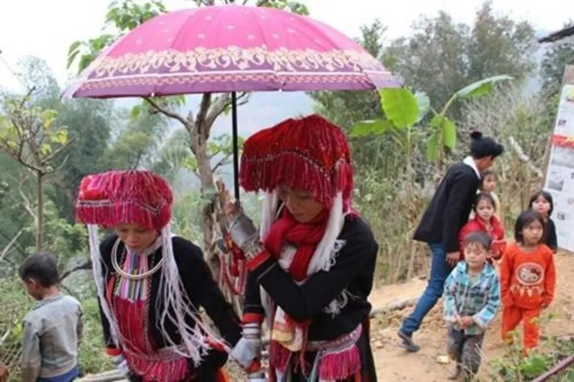 san chi ethnic group wedding tradition