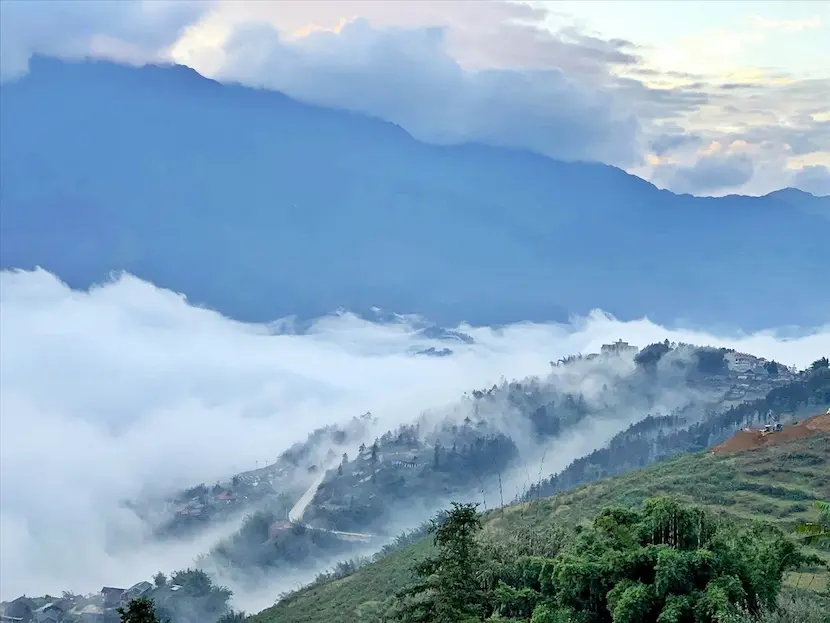 foggy atmosphere in winter in ta van village